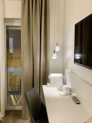 Deluxe Tek Büyük Yataklı Oda, Sigara İçilmez, Banyolu/Duşlu (Glance)