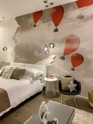 Luxury Oda, 1 En Büyük (King) Boy Yatak ve Çekyat