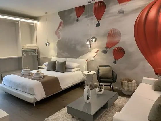 Luxury Oda, 1 En Büyük (King) Boy Yatak ve Çekyat