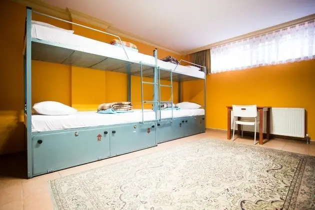 Yatakhanede Yatak Capacity 10