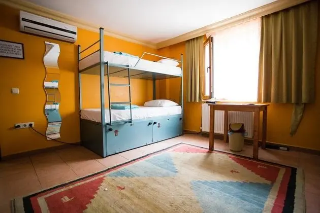 Yatakhanede Yatak Female Room