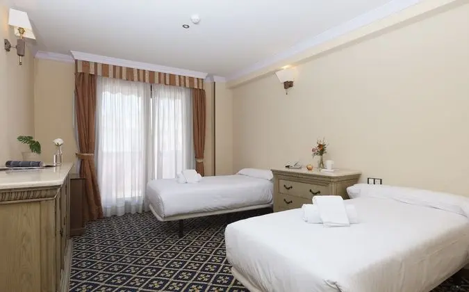 Standard Tek Büyük Yataklı Oda