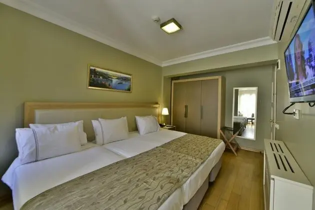 Triple, Şehir Manzaralı