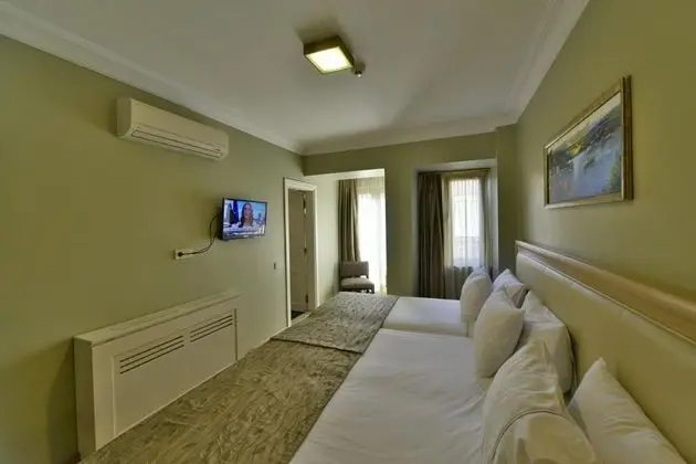 Triple, Şehir Manzaralı