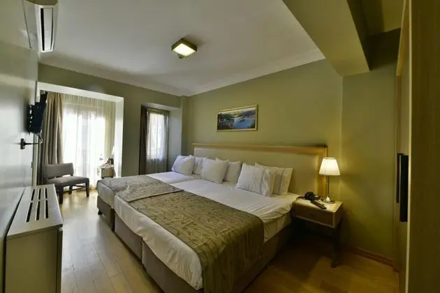 Triple, Şehir Manzaralı
