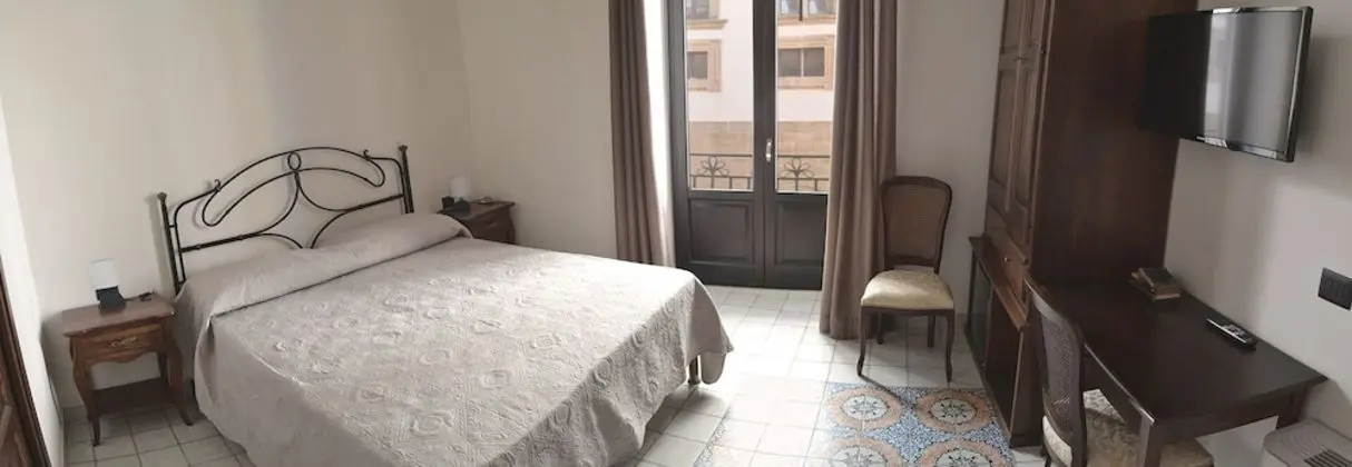Tek Büyük Yataklı Oda, Balkon, Deniz Manzaralı