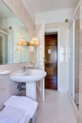 Standard Tek Büyük veya İki Ayrı Yataklı Oda