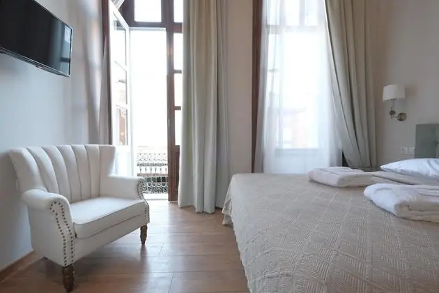 Tek Büyük Yataklı Oda, Balkon