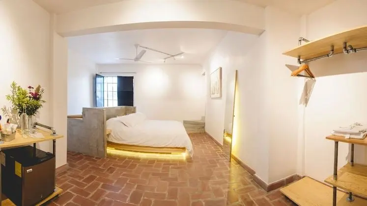 Master Suite Balcony 01