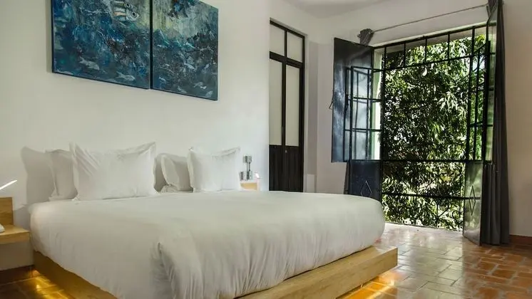 Master Suite Balcony 02