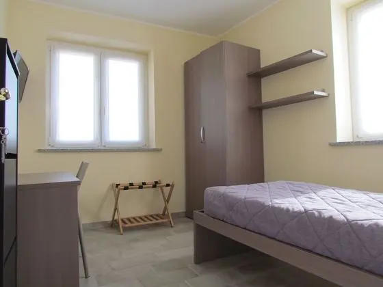 Tek Kişilik Oda, 1 Tek Kişilik Yatak, Sigara İçilmez, Ortak Banyo