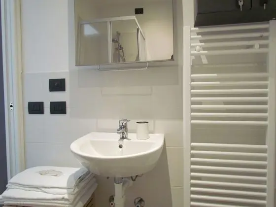 Tek Kişilik Oda, 1 Tek Kişilik Yatak, Sigara İçilmez, Ortak Banyo
