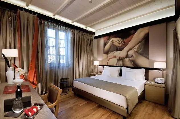 1 Çift Kişilik Veya 2 Tek Kişilik Yatak Deluxe