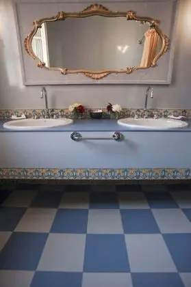 Superior Tek Büyük veya İki Ayrı Yataklı Oda