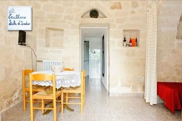 Traditional Ev (Trullo Fichi D'India)