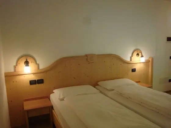 Tek Büyük veya İki Ayrı Yataklı Oda, Avlu Manzaralı