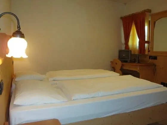 Tek Büyük veya İki Ayrı Yataklı Oda, Bahçe Manzaralı