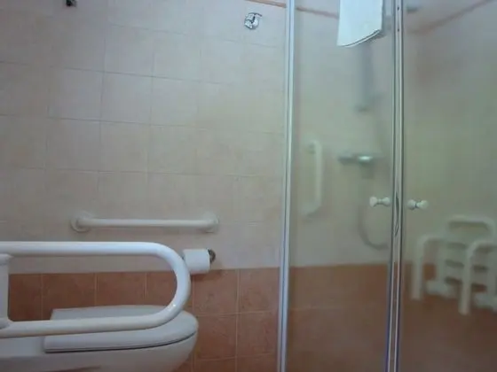 Tek Büyük veya İki Ayrı Yataklı Oda, Bahçe Manzaralı