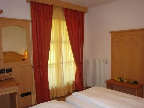 Tek Büyük veya İki Ayrı Yataklı Oda, Dağ Manzaralı