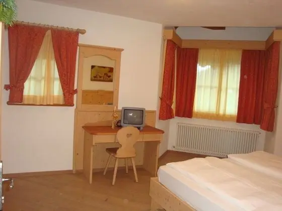 Tek Büyük veya İki Ayrı Yataklı Oda, Dağ Manzaralı