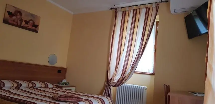 Tek Büyük veya İki Ayrı Yataklı Oda, Balkon, Dağ Manzaralı