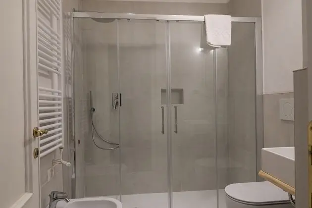 Comfort Tek Büyük veya İki Ayrı Yataklı Oda, Banyolu/Duşlu