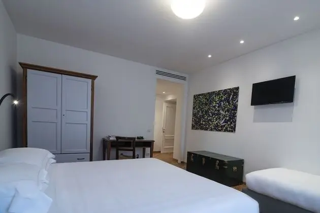 Deluxe Üç Kişilik Oda, Banyolu/Duşlu