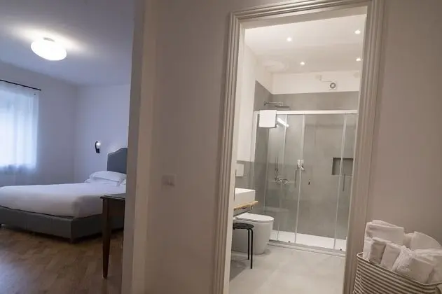 Deluxe Üç Kişilik Oda, Banyolu/Duşlu