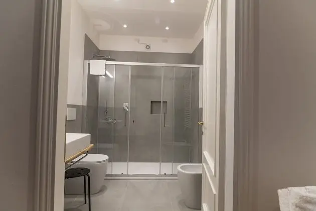 Deluxe Üç Kişilik Oda, Banyolu/Duşlu