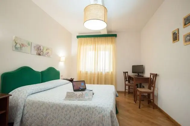 Standard Tek Büyük veya İki Ayrı Yataklı Oda, Banyolu/Duşlu