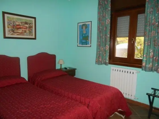 Basic Tek Büyük veya İki Ayrı Yataklı Oda