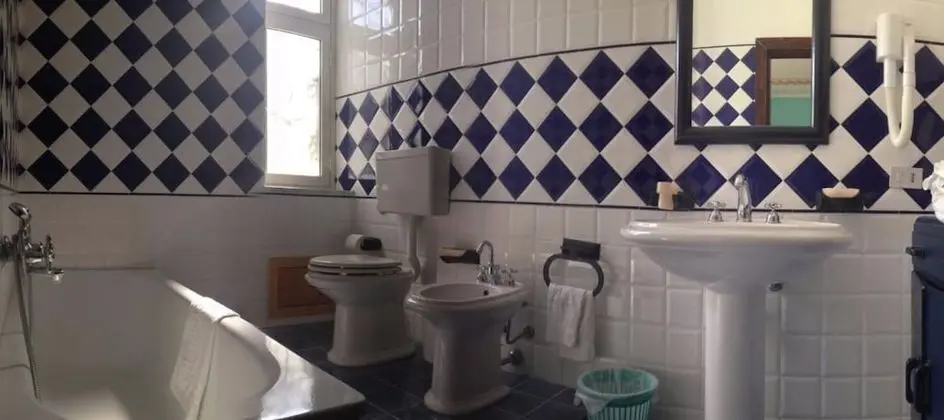 Basic Tek Büyük veya İki Ayrı Yataklı Oda