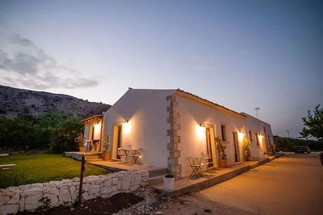 Tek Büyük veya İki Ayrı Yataklı Oda, Bahçe Manzaralı