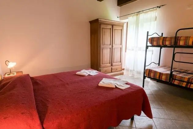 Dört Kişilik Oda, Tepe Manzaralı (Melograna)