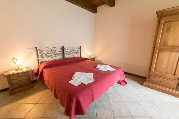 Dört Kişilik Oda, Tepe Manzaralı (Melograna)