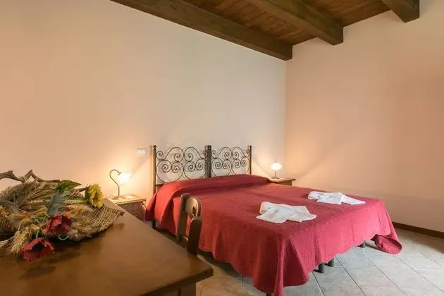 Dört Kişilik Oda, Tepe Manzaralı (Melograna)