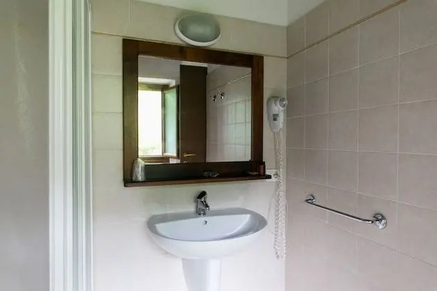 Dört Kişilik Oda, Tepe Manzaralı (Melograna)