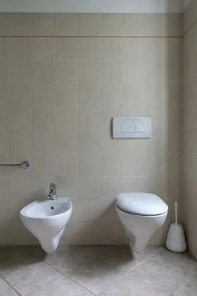 Üç Kişilik Oda, Tepe Manzaralı (Castagna)