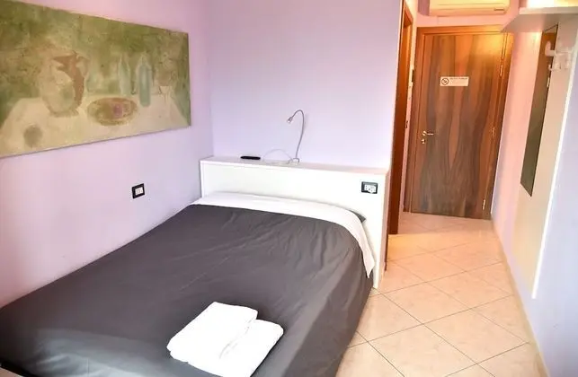 Economy Tek Büyük Yataklı Oda, 1 Çift Kişilik Yatak, Buzdolabı, Bahçe Manzaralı