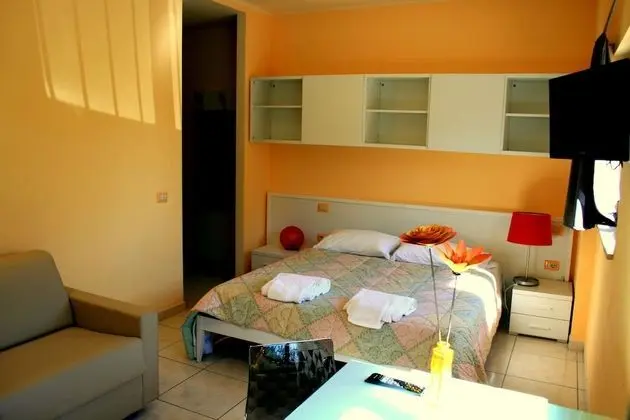 Family Oda, Küçük Mutfak, Bahçe Manzaralı