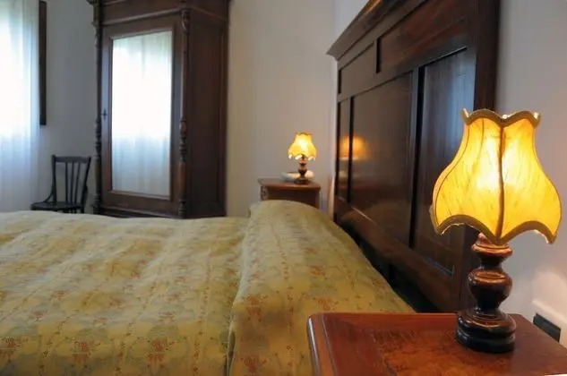 Büyük Yataklı Tek Kişilik Oda