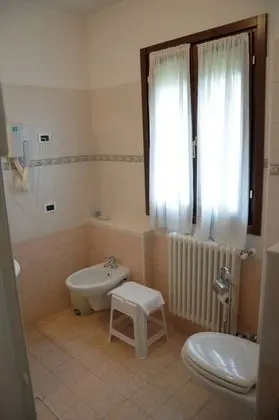 Büyük Yataklı Tek Kişilik Oda