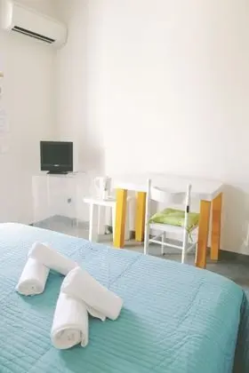 Standard Tek Büyük Yataklı Oda, Özel Banyo, Bahçe Manzaralı