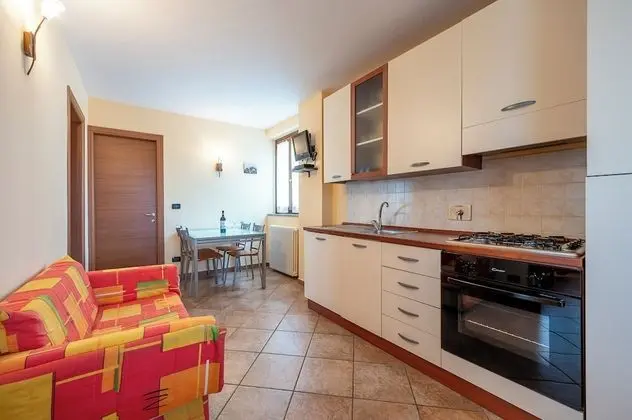 Apart Daire, 2 Yatak Odası, Veranda, Zemin Kat