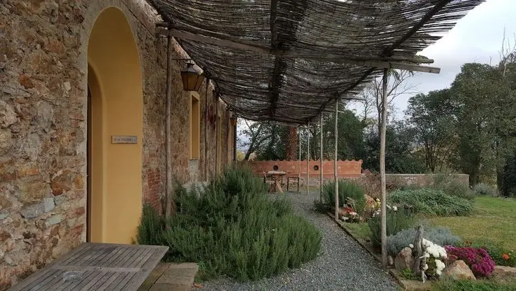 Üç Kişilik Oda, Bahçe Manzaralı