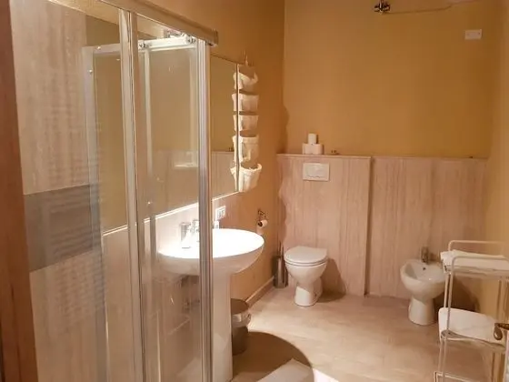 Üç Kişilik Oda, Bahçe Manzaralı