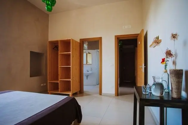 Üç Kişilik Oda, Bahçe Manzaralı (Lavanda)