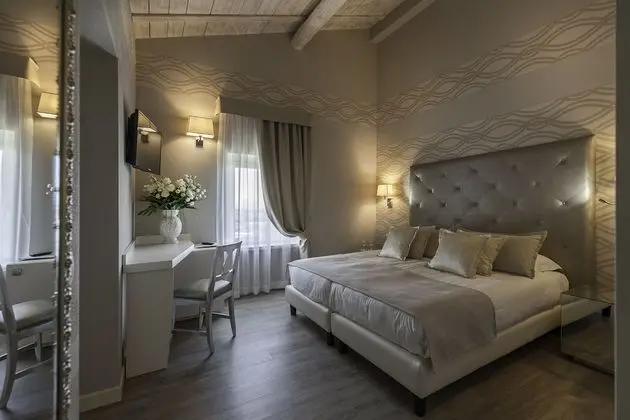 Classic Tek Büyük veya İki Ayrı Yataklı Oda