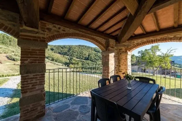 Comfort Apart Daire, 2 Yatak Odası, Balkon, Üzüm Asması Manzaralı