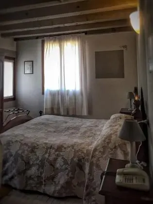 Basic Tek Büyük Yataklı Oda